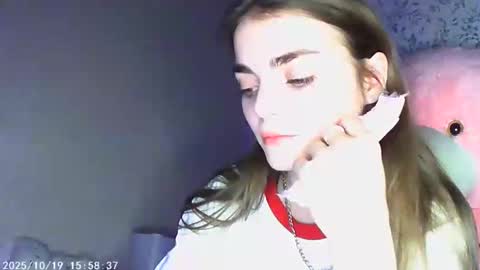 Snapshot of sophiesuvi chatting on October 2025 05:46:02 PM Sophie and my bestie Mandy    online show from October 2025 05:46:02 PM