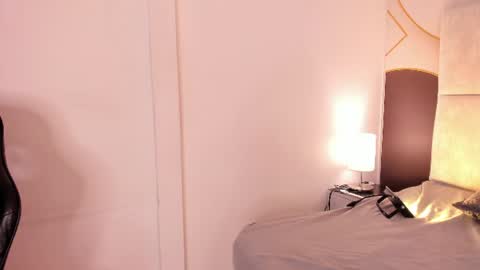 sophiie_rosee online show from June 2026 07:23:01 PM