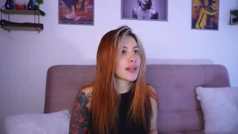 Snapshot of sophiiecums chatting on October 2025 11:33:02 AM Sophiie online show from October 2025 11:33:02 AM