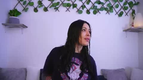 Snapshot of sophiiecums chatting on November 2025 01:43:01 PM Sophiie online show from November 2025 01:43:01 PM