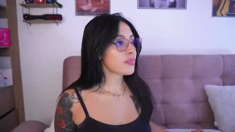 Snapshot of sophiiecums chatting on December 2025 09:09:01 PM Sophiie online show from December 2025 09:09:01 PM