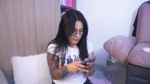 Snapshot of sophiiecums chatting on December 2025 08:59:01 PM Sophiie online show from December 2025 08:59:01 PM