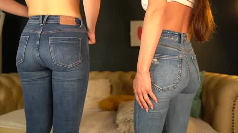 Snapshot of sophydiva chatting on November 2025 06:30:02 AM Sophydiva online show from November 2025 06:30:02 AM