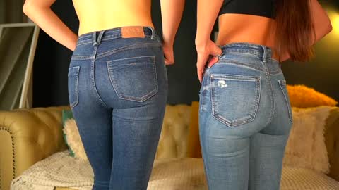 Snapshot of sophydiva chatting on November 2025 04:24:02 AM Sophydiva online show from November 2025 04:24:02 AM