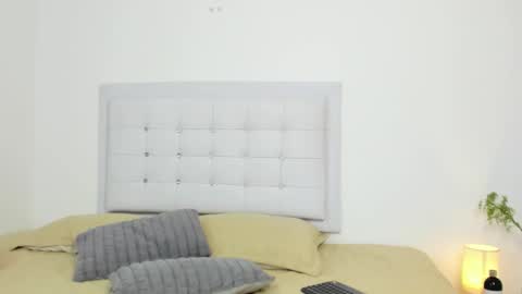 Sofia  online show from November 2025 01:52:02 AM