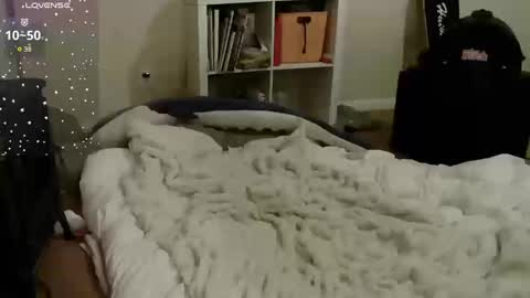 Snapshot of southerbunny chatting on October 2025 09:21:02 AM Bunnydathug online show from October 2025 09:21:02 AM