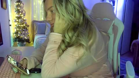 Snapshot of southernbarbii chatting on December 2024 12:30:01 PM Your Barbii online show from December 2024 12:30:01 PM