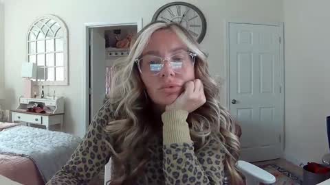 Snapshot of southernbarbii chatting on February 2025 08:45:02 PM Your Barbii online show from February 2025 08:45:02 PM