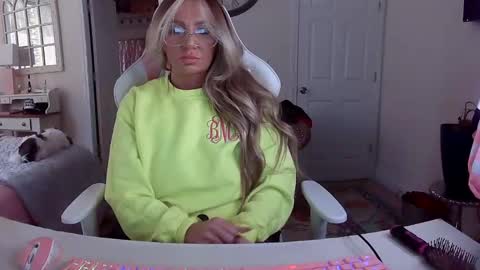 Snapshot of southernbarbii chatting on February 2025 09:14:01 PM Your Barbii online show from February 2025 09:14:01 PM