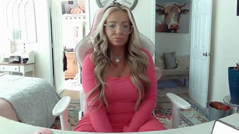 Snapshot of southernbarbii chatting on February 2025 05:44:01 PM Your Barbii online show from February 2025 05:44:01 PM