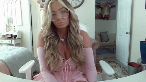 Snapshot of southernbarbii chatting on February 2025 03:58:01 PM Your Barbii online show from February 2025 03:58:01 PM