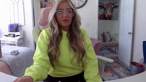 Snapshot of southernbarbii chatting on February 2025 06:47:02 PM Your Barbii online show from February 2025 06:47:02 PM