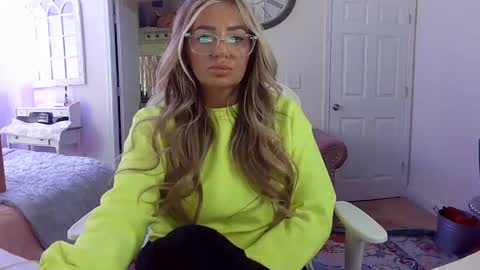 Snapshot of southernbarbii chatting on February 2025 09:53:02 PM Your Barbii online show from February 2025 09:53:02 PM