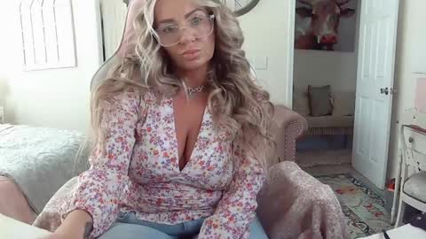 Snapshot of southernbarbii chatting on February 2025 05:07:02 PM Your Barbii online show from February 2025 05:07:02 PM