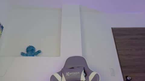 Ana  online show from November 2025 03:08:02 PM