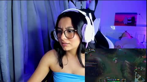 Lili online show from December 2024 11:37:02 PM