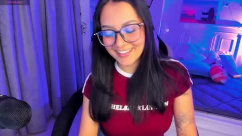 Lili online show from December 2025 11:02:01 PM