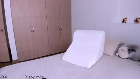 Snapshot of soy_miia chatting on January 2025 08:39:01 PM MIA online show from January 2025 08:39:01 PM