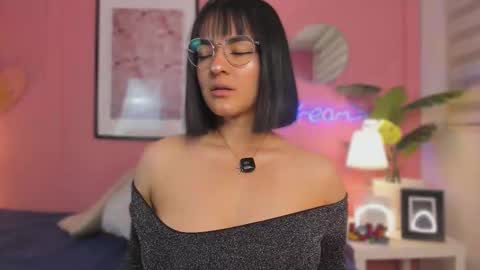 Aleja online show from February 2026 06:07:01 AM