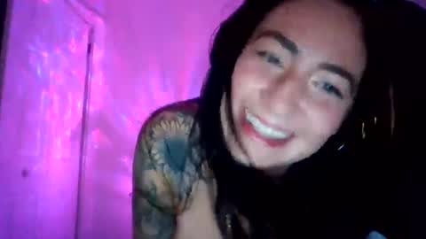 Snapshot of sp1cy_whitethangs chatting on July 2026 06:20:01 AM Spicywhitethangs online show from July 2026 06:20:01 AM