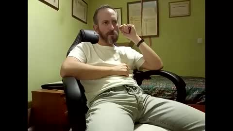 Snapshot of spanishharddick chatting on January 2026 11:06:02 PM Manu online show from January 2026 11:06:02 PM