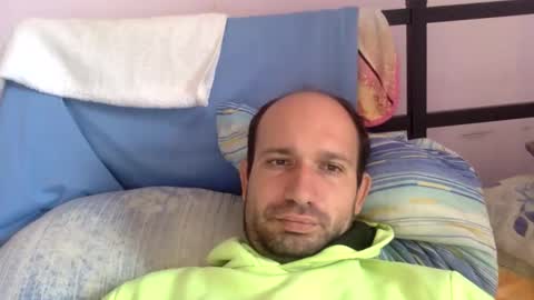 Snapshot of sparei7 chatting on October 2025 02:04:01 PM Snaiky online show from October 2025 02:04:01 PM