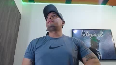 Snapshot of spartacus_cam chatting on October 2025 06:00:01 AM online show from October 2025 06:00:01 AM