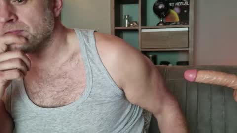 Snapshot of spectacularguy chatting on January 2025 10:38:02 AM DutchDude online show from January 2025 10:38:02 AM