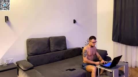 Alex online show from February 2026 07:52:01 PM