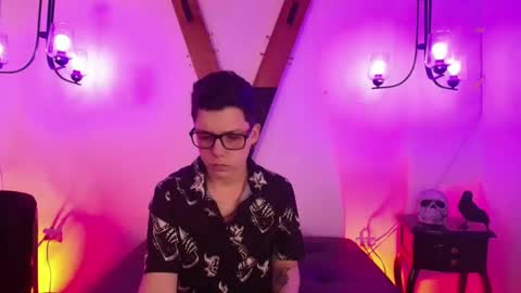 spencerm_ online show from November 2025 09:37:01 PM