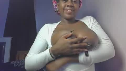 Snapshot of spicy_cherrie chatting on April 2026 05:21:02 AM cherrie online show from April 2026 05:21:02 AM