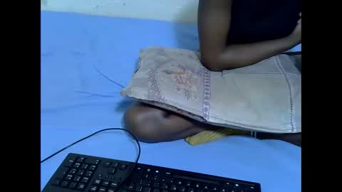 Snapshot of spicy_kittie chatting on April 2026 07:47:01 AM Kittle online show from April 2026 07:47:01 AM