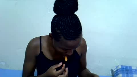 Snapshot of spicy_kittie chatting on July 2026 09:12:02 AM Kittle online show from July 2026 09:12:02 AM