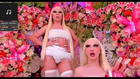 Snapshot of spicysluts chatting on September 2025 07:51:02 AM  Alison  Sharon  online show from September 2025 07:51:02 AM