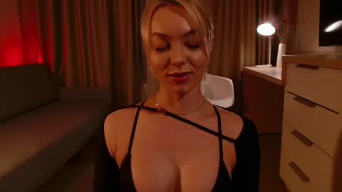 Snapshot of spiklencii chatting on December 2024 04:29:02 PM Elizabeth online show from December 2024 04:29:02 PM