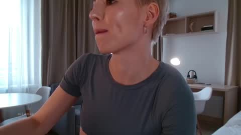 Snapshot of spiklencii chatting on September 2025 12:50:02 PM Elizabeth online show from September 2025 12:50:02 PM