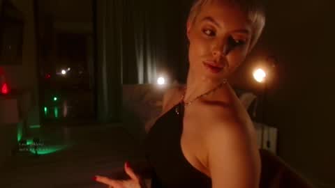 Snapshot of spiklencii chatting on November 2025 05:13:02 PM Elizabeth online show from November 2025 05:13:02 PM