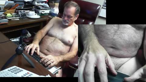 Snapshot of spitfire1964 chatting on January 2025 10:58:02 PM Spitfire online show from January 2025 10:58:02 PM