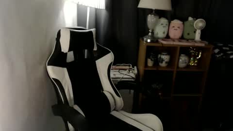 Snapshot of spoileme_babexx chatting on January 2025 05:51:02 PM CALL ME RAINE online show from January 2025 05:51:02 PM