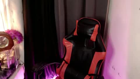 Snapshot of spoileme_babexx chatting on March 2025 04:22:01 PM CALL ME RAINE online show from March 2025 04:22:01 PM