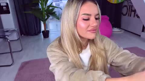 Snapshot of spoilm3mor3 chatting on November 2025 12:38:01 PM Anna online show from November 2025 12:38:01 PM