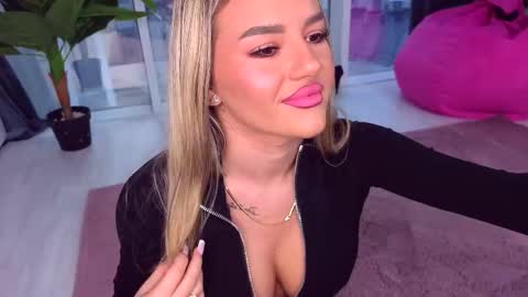 Snapshot of spoilm3mor3 chatting on November 2025 12:08:02 PM Anna online show from November 2025 12:08:02 PM