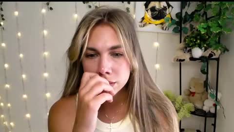 Snapshot of sport_tall_karina chatting on June 2026 08:45:02 AM Karina online show from June 2026 08:45:02 AM
