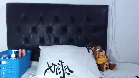 Snapshot of squirtgirl_hot chatting on January 2025 01:48:01 AM Amber Vega online show from January 2025 01:48:01 AM