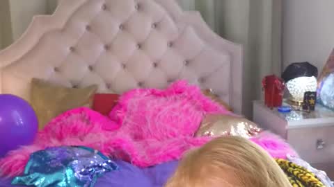 Alisa online show from November 2025 06:36:02 AM