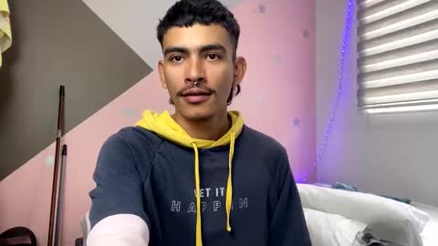 Snapshot of srcejotas chatting on January 2025 04:03:01 PM sorry mom online show from January 2025 04:03:01 PM