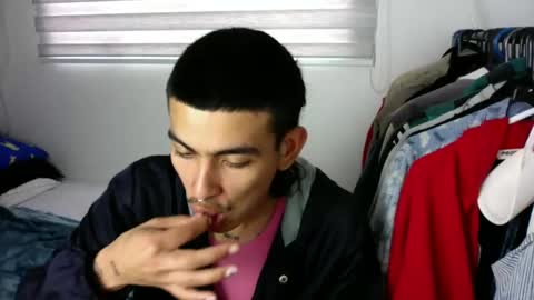 Snapshot of srcejotas chatting on September 2025 06:43:02 PM sorry mom online show from September 2025 06:43:02 PM