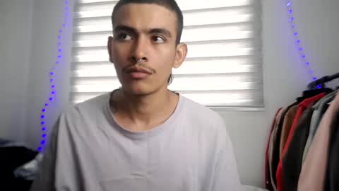 Snapshot of srcejotas chatting on October 2025 06:42:01 PM sorry mom online show from October 2025 06:42:01 PM