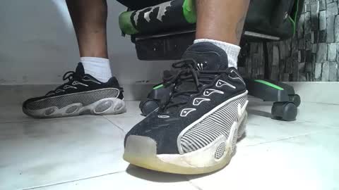 Snapshot of srfindomfeet_ chatting on June 2026 02:59:01 AM sr master cum its my old account online show from June 2026 02:59:01 AM