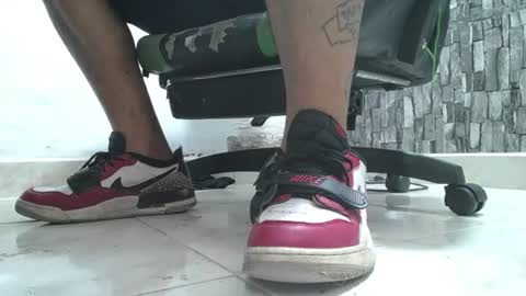 Snapshot of srfindomfeet_ chatting on June 2026 06:49:01 AM sr master cum its my old account online show from June 2026 06:49:01 AM